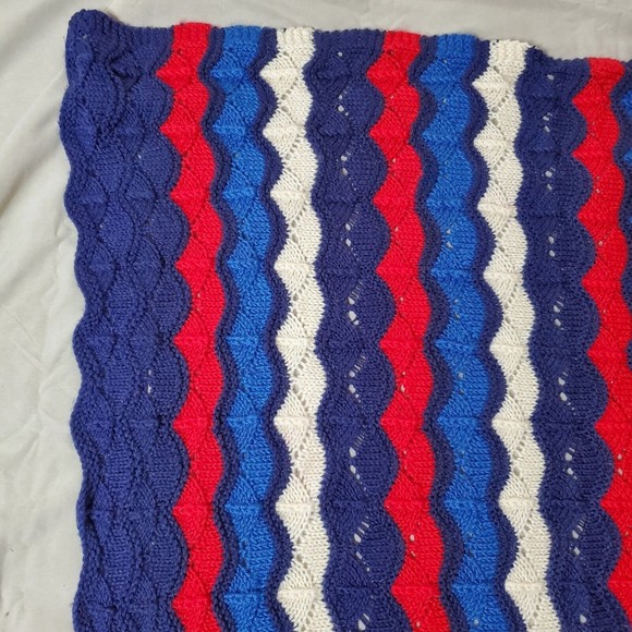 VINTAGE Blue Scalloped Handknit Afghan Crochet Blanket Throw HANDMADE Soft 36x40 - Picture 3 of 8